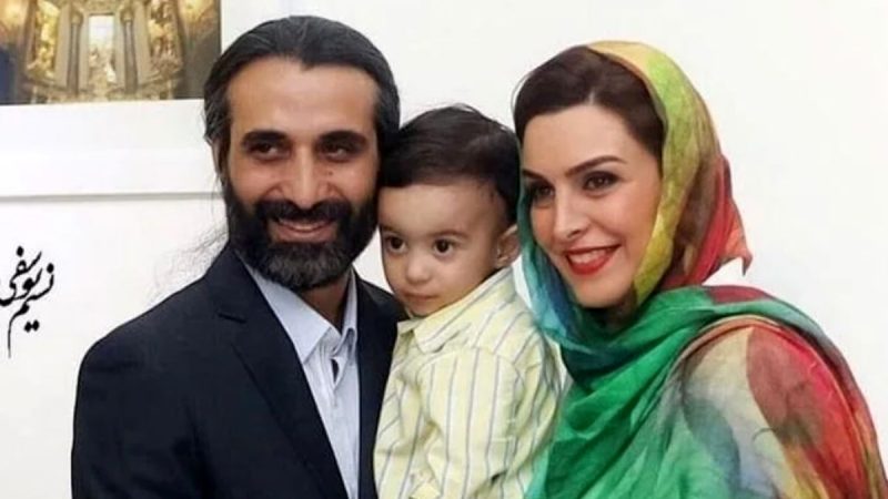 عکس خانوادگی زنده‌یاد ماه چهره خلیلی در کنار مادر و خواهر