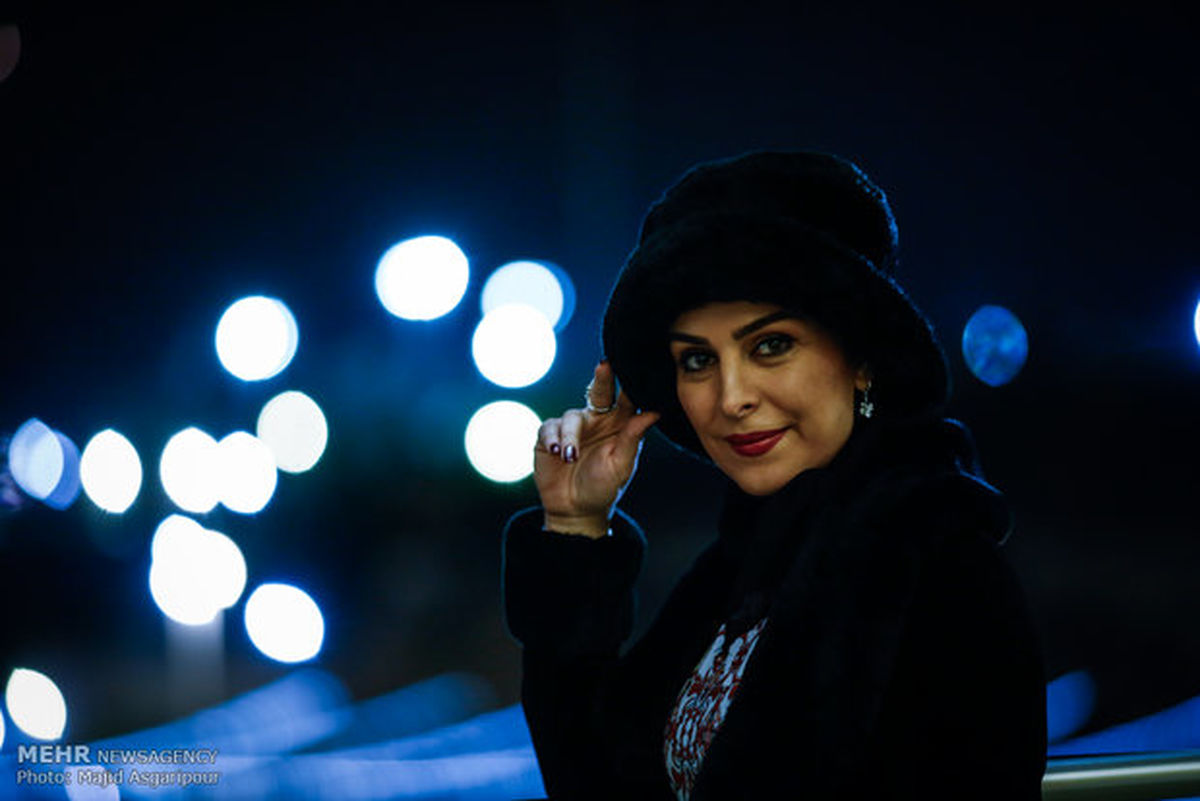 بازیگران بر سر مزار ماه‌چهره خلیلی در لندن + عکس