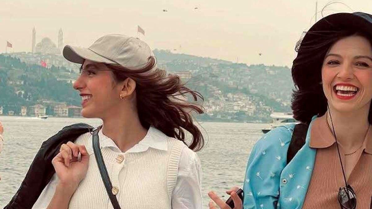 تیپ مهسا حجازی و بنفشه ریاضی در ترکیه