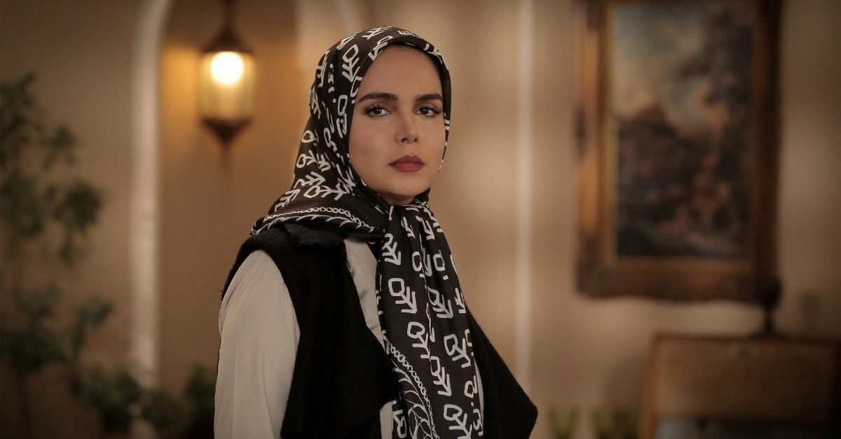 عکس جذاب مهشید جوادی بازیگر سریال بچه مهندس با استایل بهاری