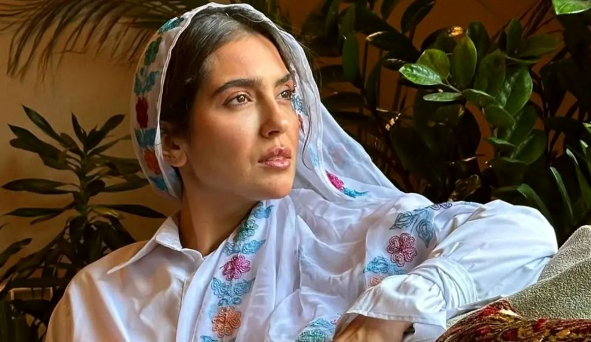 تصویر عاشقانه و احساسی مونا کرمی و مادرش