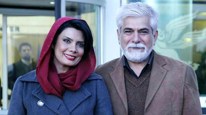 چیدمان شاهانه منزل حسین پاکدل و عاطفه رضوی؛ از مبلمان لوکس تا کتابخانه‌ای پر از هنر و ویویی بی‌نظیر
