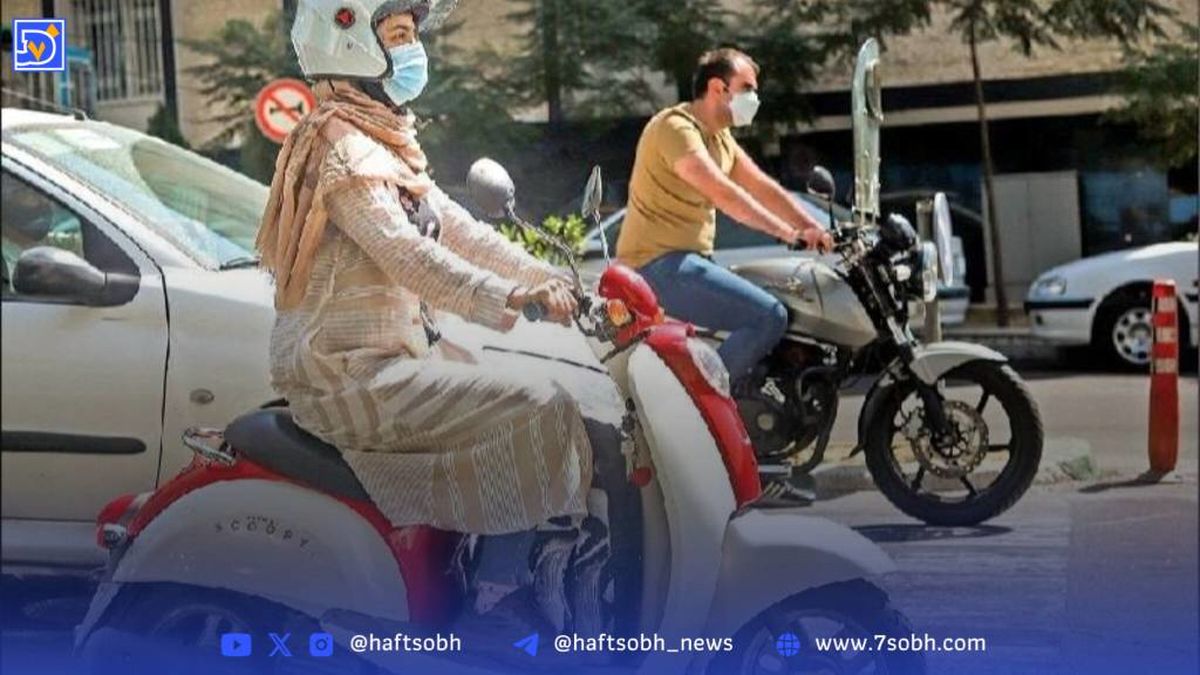 قفل موتورسواری زنان در آستانه شکسته شدن