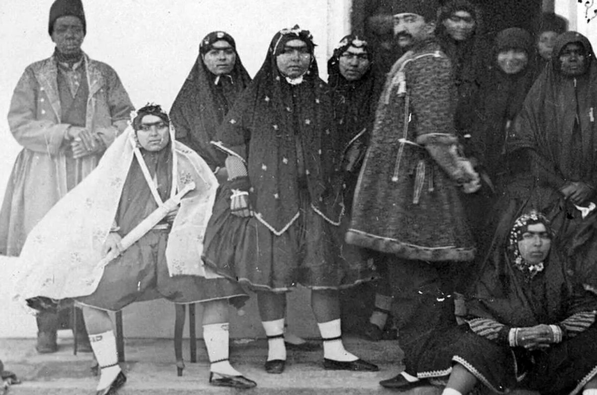 عکس زیرخاکی از جشن تولد ناصرالدین شاه قاجار در حرمسرا