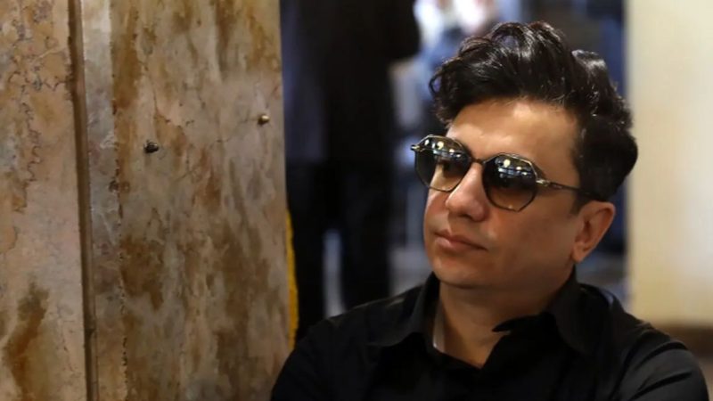 گریه تمام نشدنی محسن ابراهیم زاده در غم از دست دادن بادیگاردش