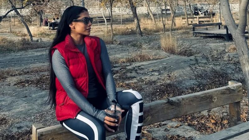 بیوگرافی فائزه نسائی ۲۶ ساله قهرمان خوش‌اندام+ عکس تمرینات سخت با لباس چسبان