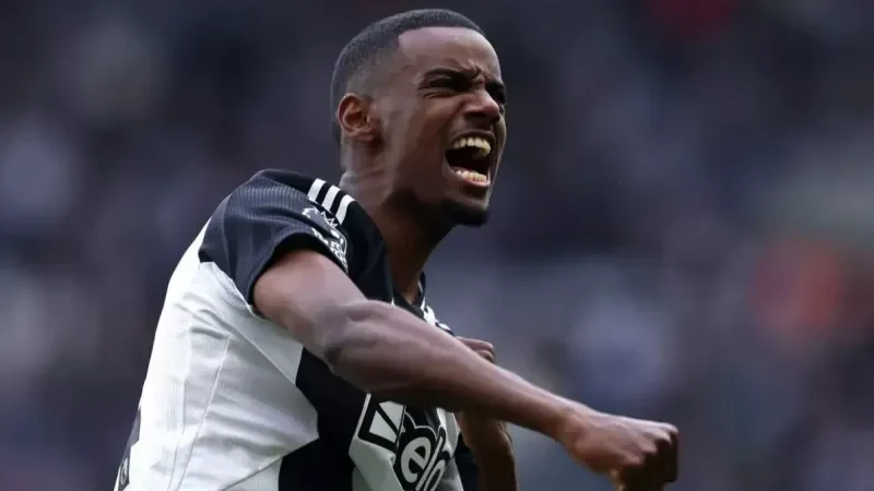 وولتماده رویای لیورپول را محقق کرد؛ ایساک قرمز می‌شود