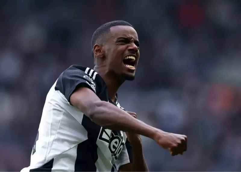 وولتماده رویای لیورپول را محقق کرد؛ ایساک قرمز می‌شود