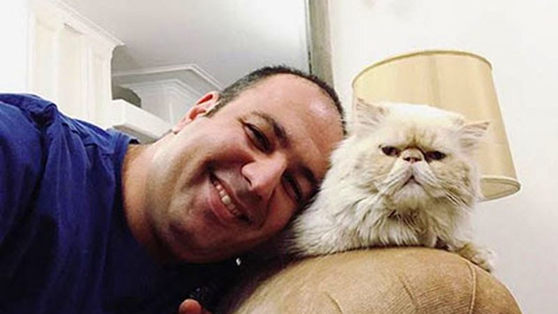 علی اوجی: هیچ‌وقت سر مزار پدرم نمی‌روم؛ وقتی زنده بود، روزی ۴۸ بار به او غذا می‌دادم (ویدئو)