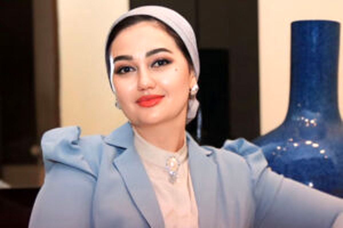 تصویری از کودکی چمنِ پایتخت ۷؛ تهمینه رجبوا در ۵ سالگی