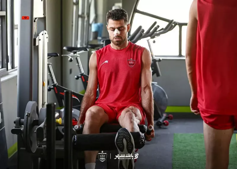 شماره هشت پرسپولیس با بینی شکسته در تمرین