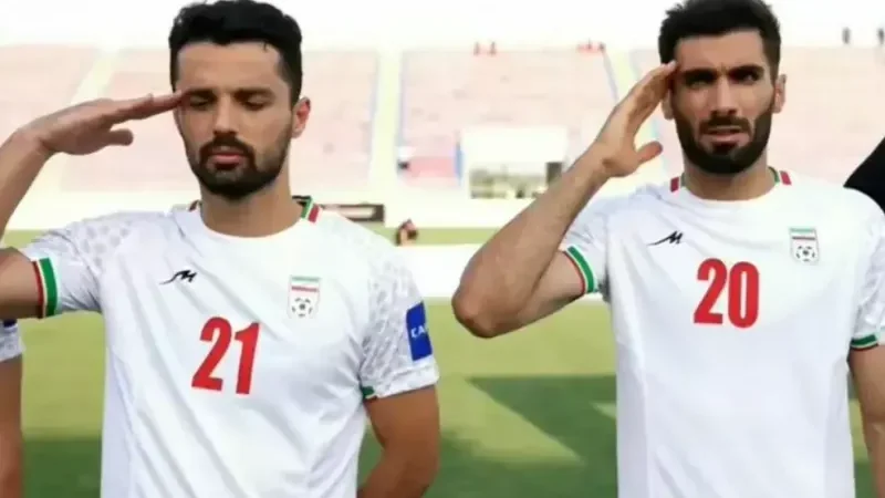سلام نظامی تیم ایران با سرود ملی