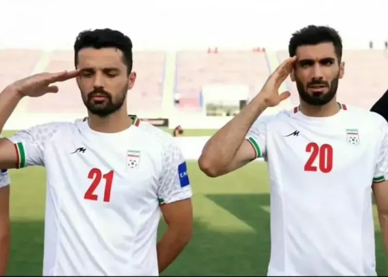 سلام نظامی تیم ایران با سرود ملی