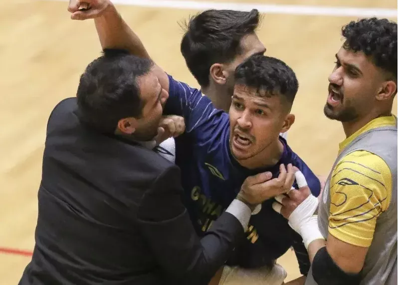 سیرجانی‌ها ساعاتی قبل از مسابقه خلع سلاح شدند