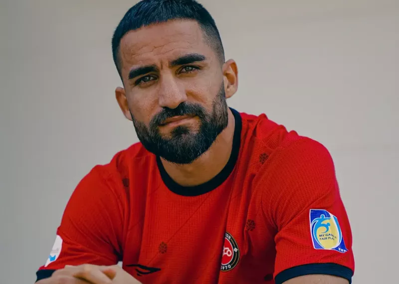 مهرداد محمدی با شماره استقلال به تبریز آمد (عکس)