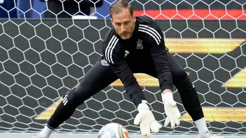 دروازه‌بان تیم ملی آلمان آینده‌اش را مشخص کرد