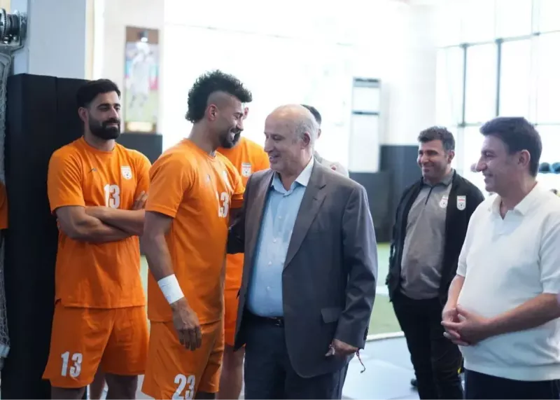 تاج و آدرس آرایشگر رامین رضاییان! (عکس)