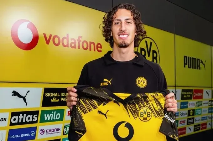 رسمی: دورتموند مهاجم پرتغالی را خرید