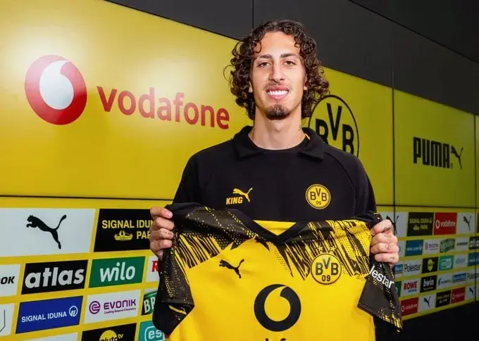 رسمی: دورتموند مهاجم پرتغالی را خرید
