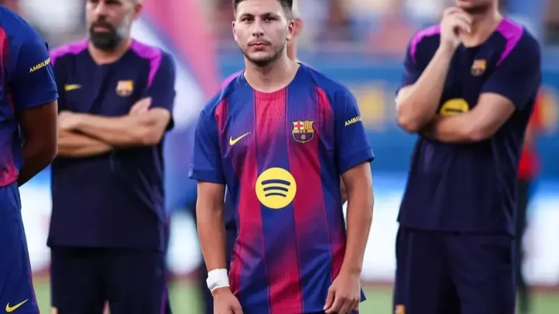 قلم قرمز فلیک روی خرید جدید بارسلونا