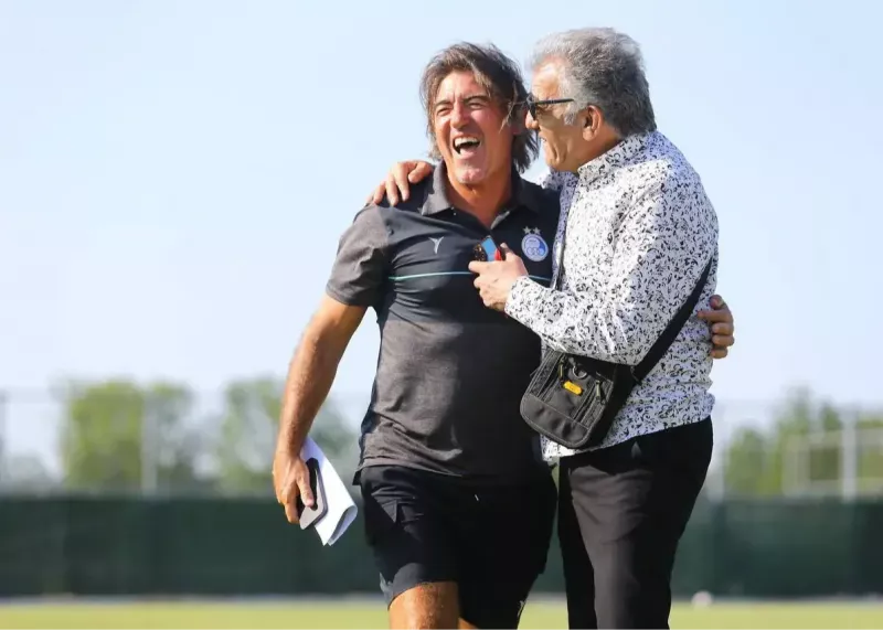 استقلال در شروع لیگ سرپرست  ندارد!