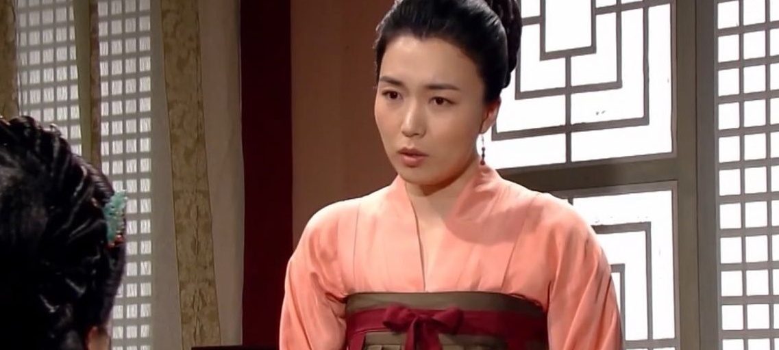 «مودونگ، ندیمه بانو یوها» (سریال جومونگ) در 35 سالگی در کنار همسر و دخترش