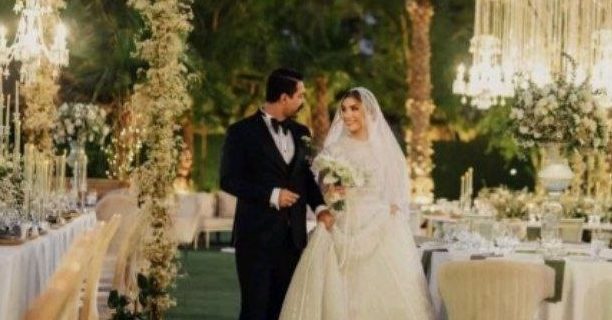 تصویر جدیدی از کارت عروسی اروپایی‌طور متین ستوده و کامران تفتی؛ طراحی عروس‌پسند با متنی انگلیسی