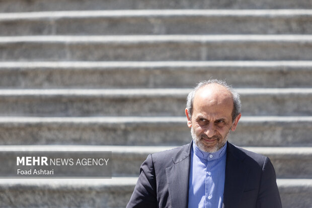 جبلی: بازسازی ساختمان شیشه‌ای ترکیبی و با برگزاری مناقصه خواهد بود