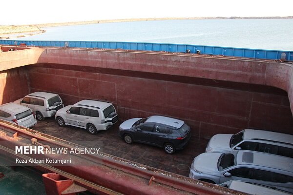 خودروهای وارد شده به کشور با ارز قدیم عرضه می شوند