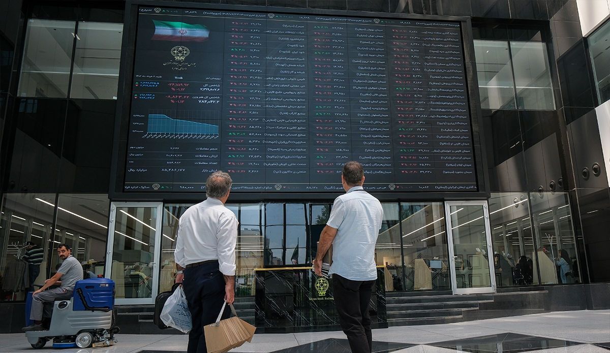 بورس در محاصره ماشه و دلار