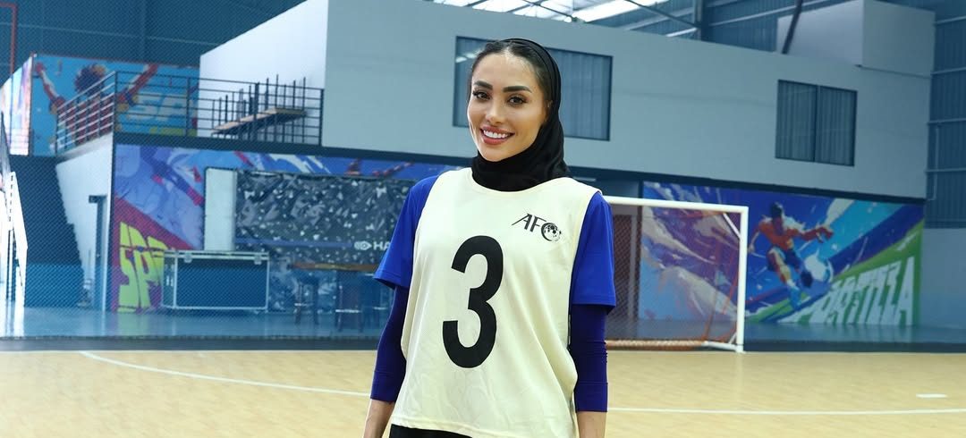 پوشش چسبان سمیرا، الهه در جلد مجید، بازگشت آزاده زارعی‌ و تیپ خاص آرمین