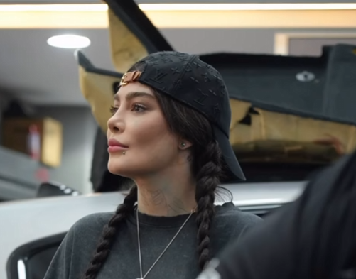 قاب امروز| بوگاتی سحر قریشی، بلاگری کتاب آناهیتا درگاهی، بازگشت آرمین زارعی