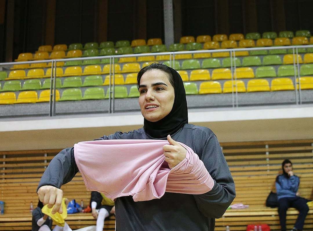 قاب امروز| هنرنمایی فرشته کریمی در تیم ملی، مینا مختاری در تولد فرزندش، ‌ماهور الوند در دره تندیس‌ها