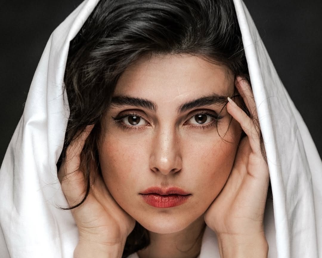 قاب امروز| علاقه سیندرلای فلسطین ‌به شمس تبریزی‌؛ ‌پرتره‌های خاص لاله و لیلا و شبنم