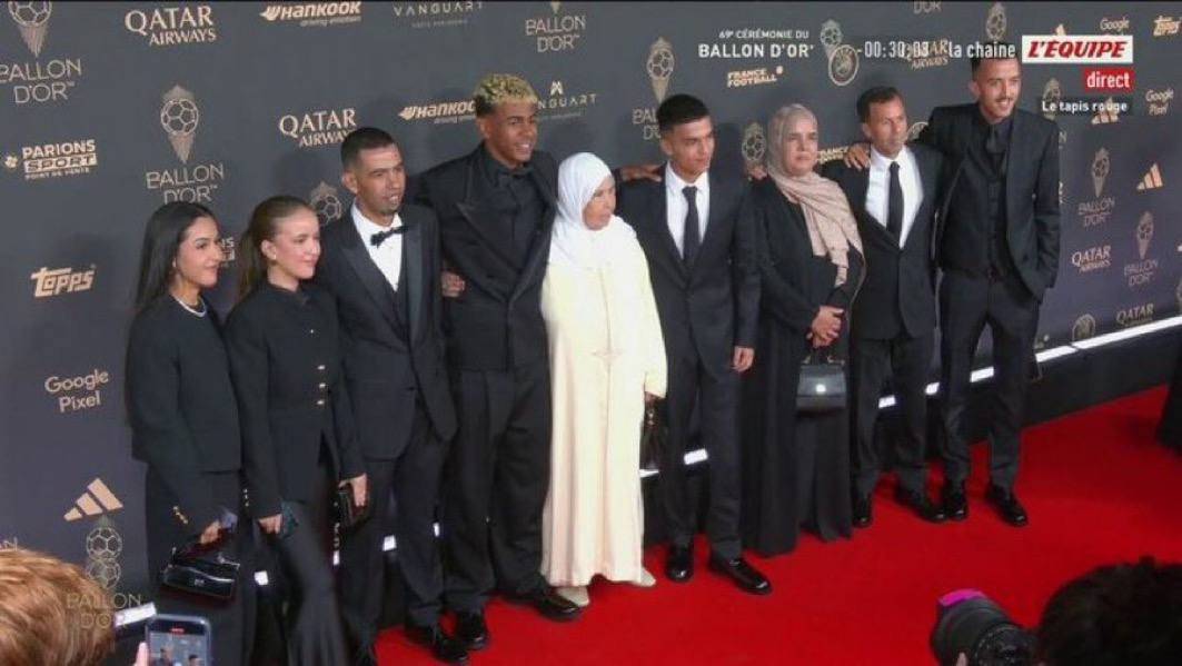 یامال ۲۵ نفر از خانواده‌اش را به مرسم توپ طلا برد!