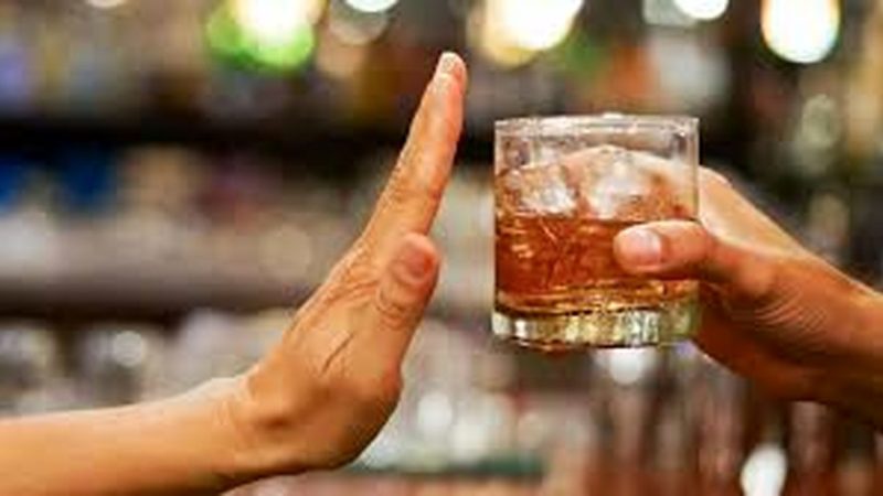 مطالعه جدید: نوشیدن کمترین میزان الکل هم خطر زوال عقل را افزایش می‌دهد