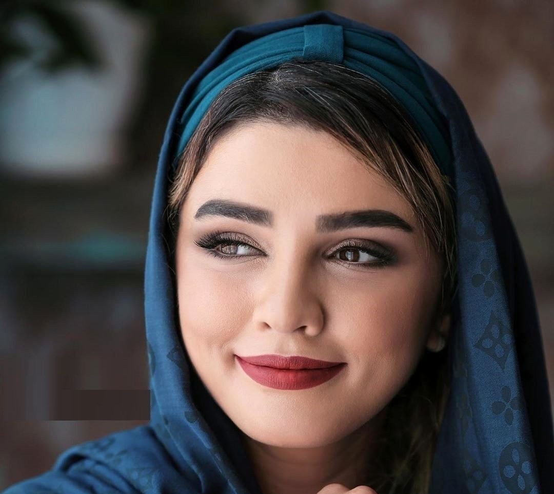 ذوق و شوق سیما خضر آبادی در مغازه میوه و تره بار / خدایی بازار قدیم یه حال دیگه ای داره