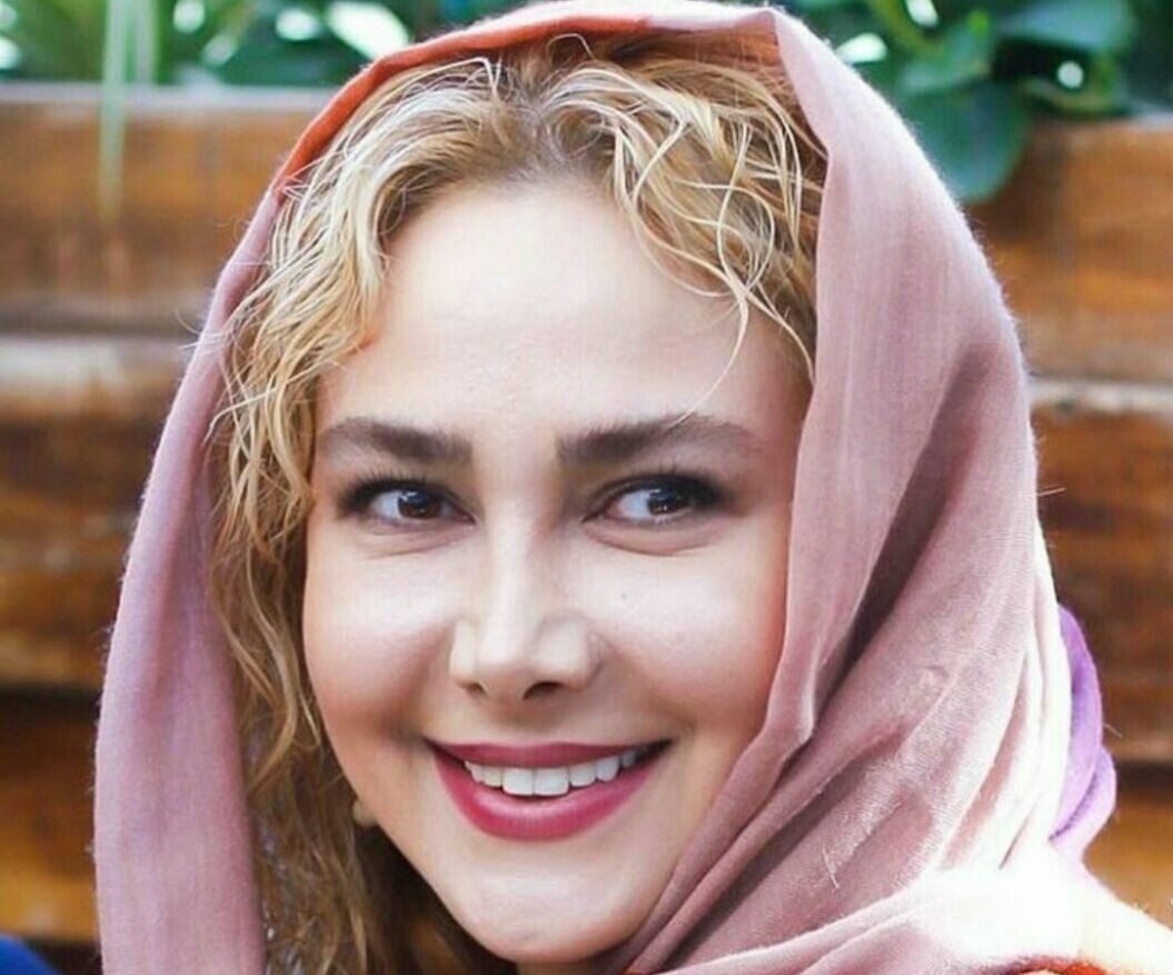 خیابان‌گردی آنا نعمتی در کوچه پس کوچه های اروپا