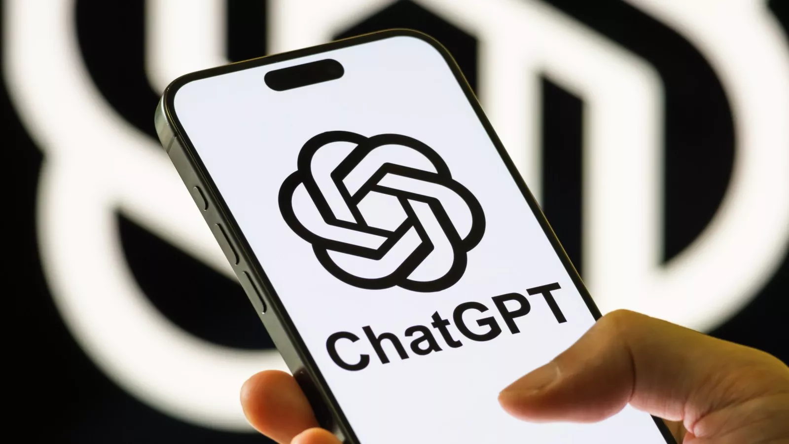 خبر بد برای ایرانی‌ها؛ ChatGPT سیستم تایید سن راه‌اندازی خواهد کرد