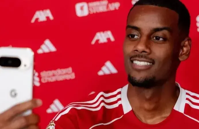 بیانیه بی‌رحمانه نیوکسل برای جدایی ایساک