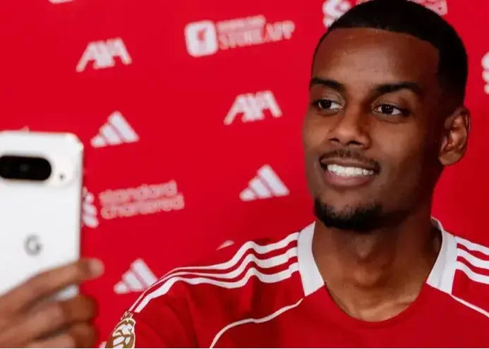 بیانیه بی‌رحمانه نیوکسل برای جدایی ایساک