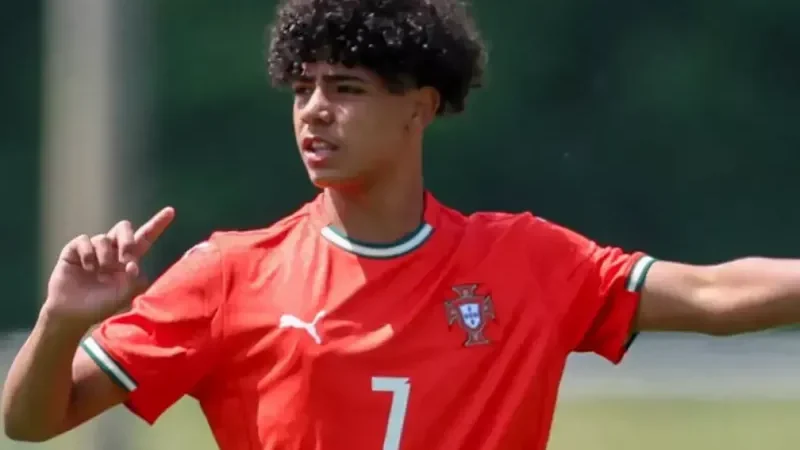 فشار بی‌اندازه رونالدو جونیور روی پسر رونی!