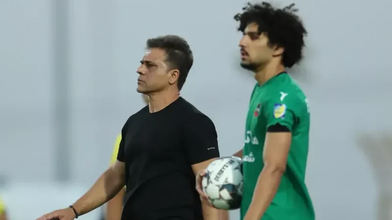 شمس آذر، بیگانه با تسلیم شدن