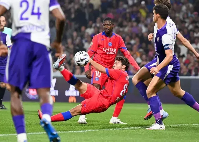 ژوائو نِوِس: شاهکاری بی‌سابقه در فوتبال جهان!