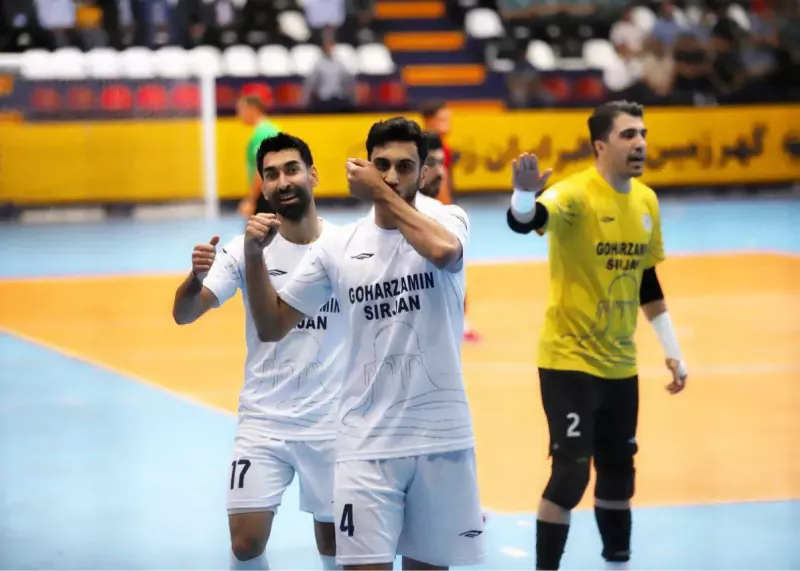 هفته دهم لیگ برتر: تعطیلات به بحران‌ زده‌ها ساخت