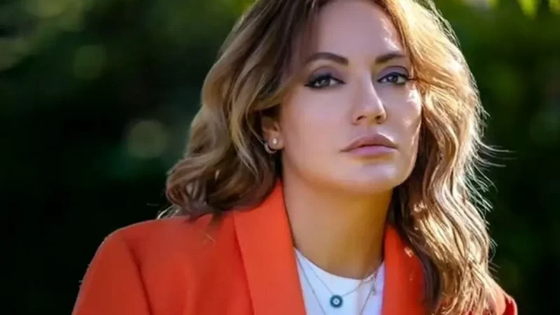 مهناز افشار مجری زن روز در کنار خواهر شوهر آقازاده و پولدارش