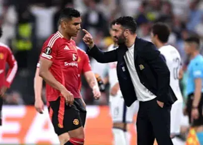 انتقاد تند از کاسمیرو: احمق و ساده‌لوح!