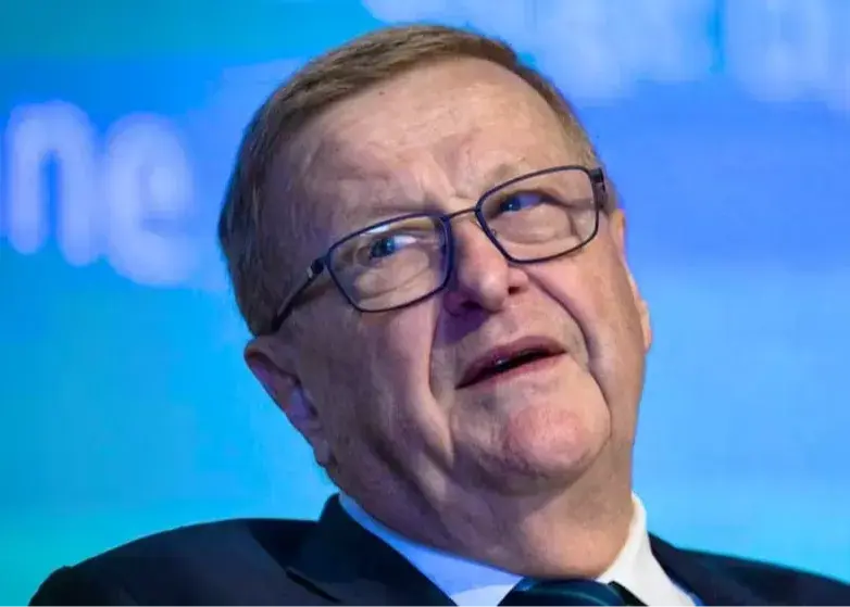 رئیس CAS به دلیل سرطان کناره‌گیری کرد!