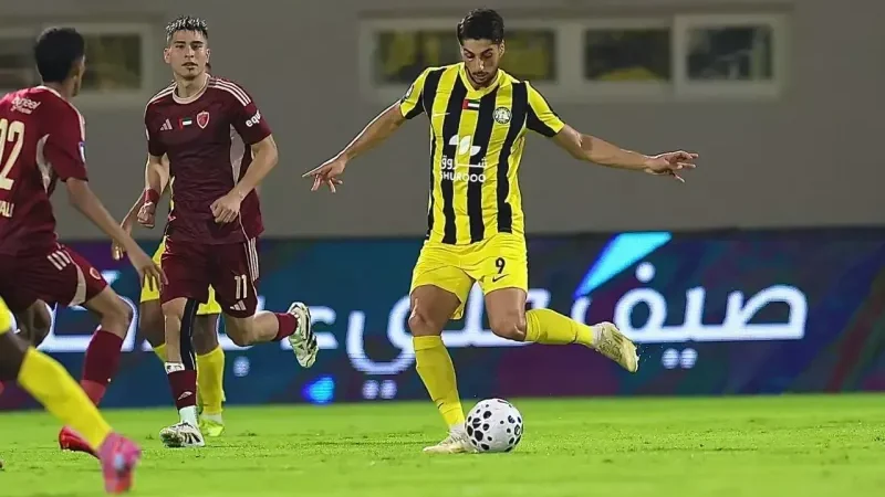 احمد نور با بازوبند برابر یاران قدیمی (عکس)