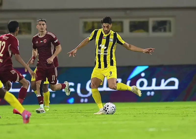 احمد نور با بازوبند برابر یاران قدیمی (عکس)